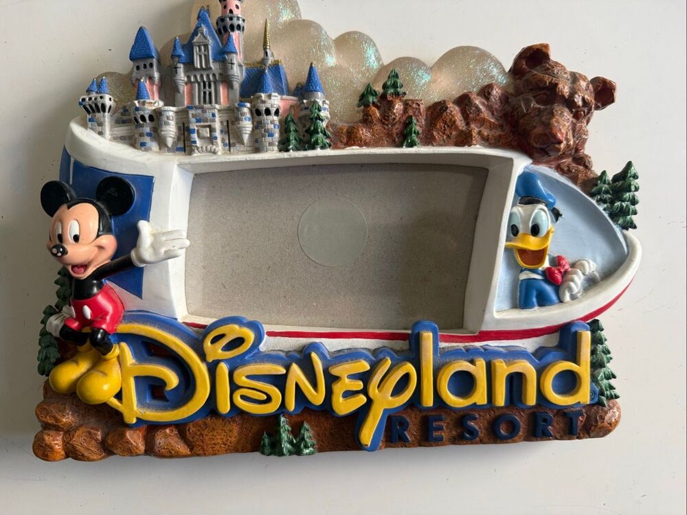 Vintage Disneyland Resort 3D Resin Picture Frame/Mickey Mouse, Donald Duck